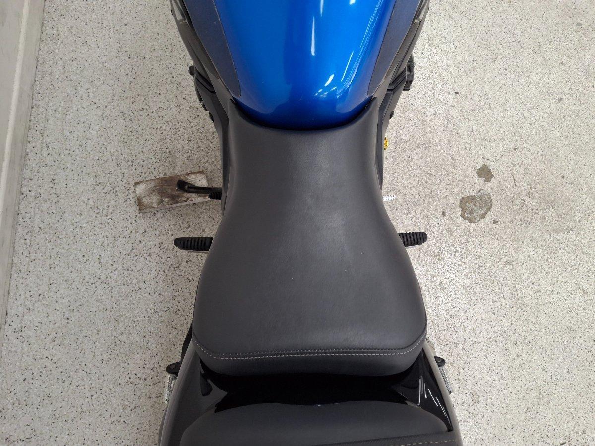 2012 SUZUKI GSR750 ROAD