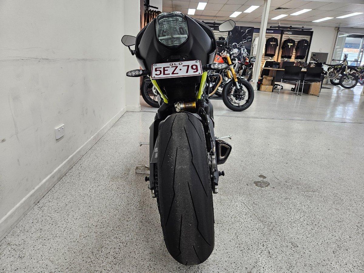 2026 TRIUMPH STREET TRIPLE MOTO 2 SPORTS