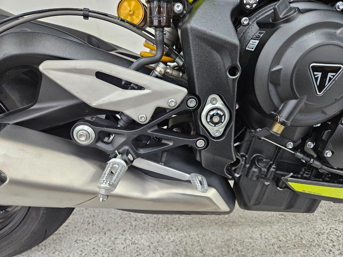 2026 TRIUMPH STREET TRIPLE MOTO 2 SPORTS