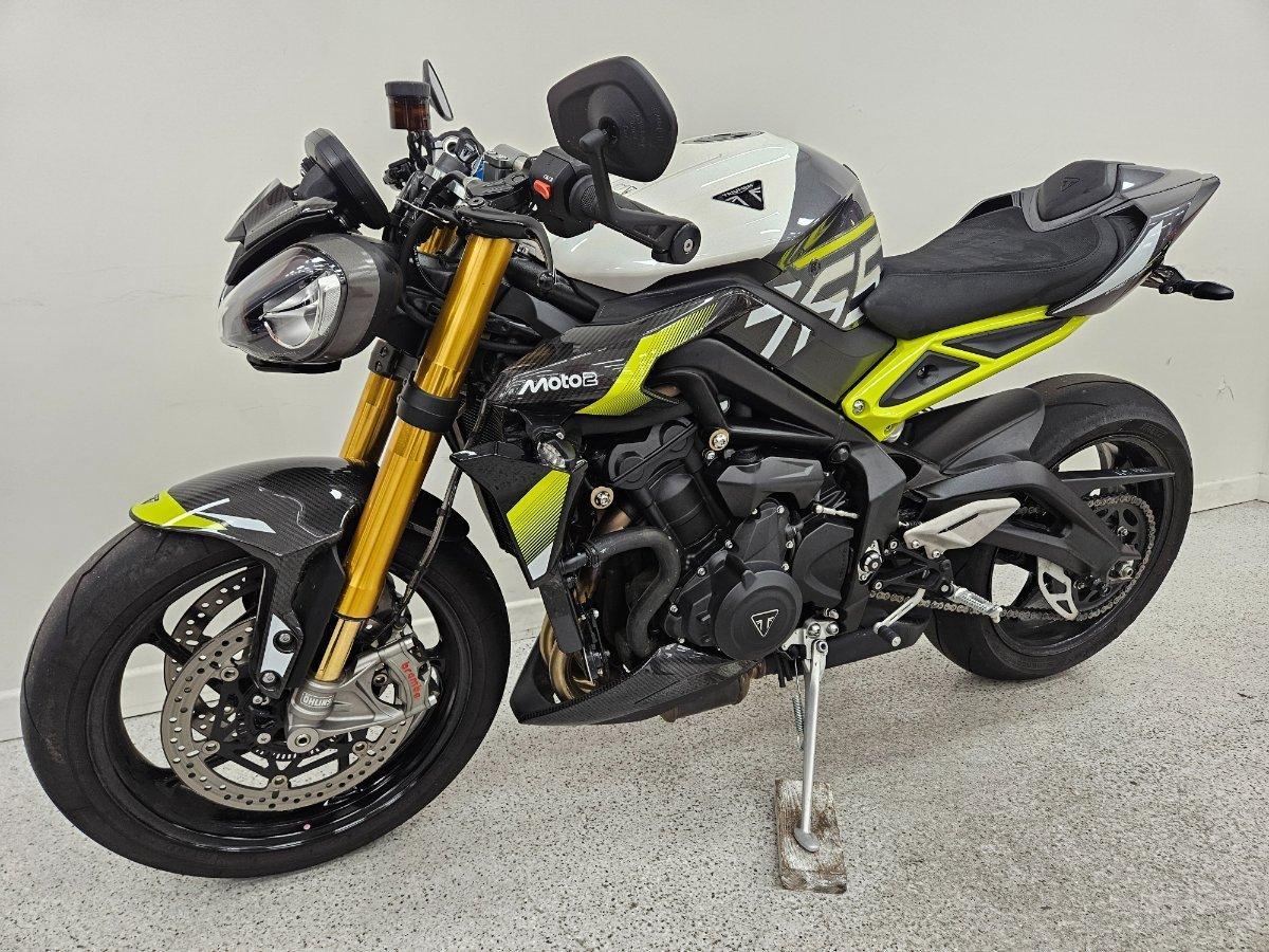 2026 TRIUMPH STREET TRIPLE MOTO 2 SPORTS