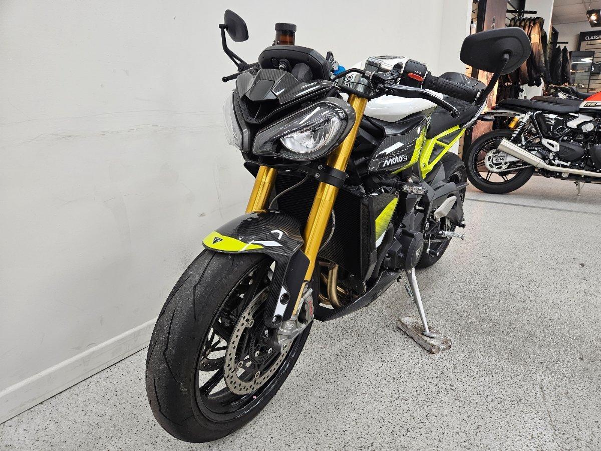 2026 TRIUMPH STREET TRIPLE MOTO 2 SPORTS