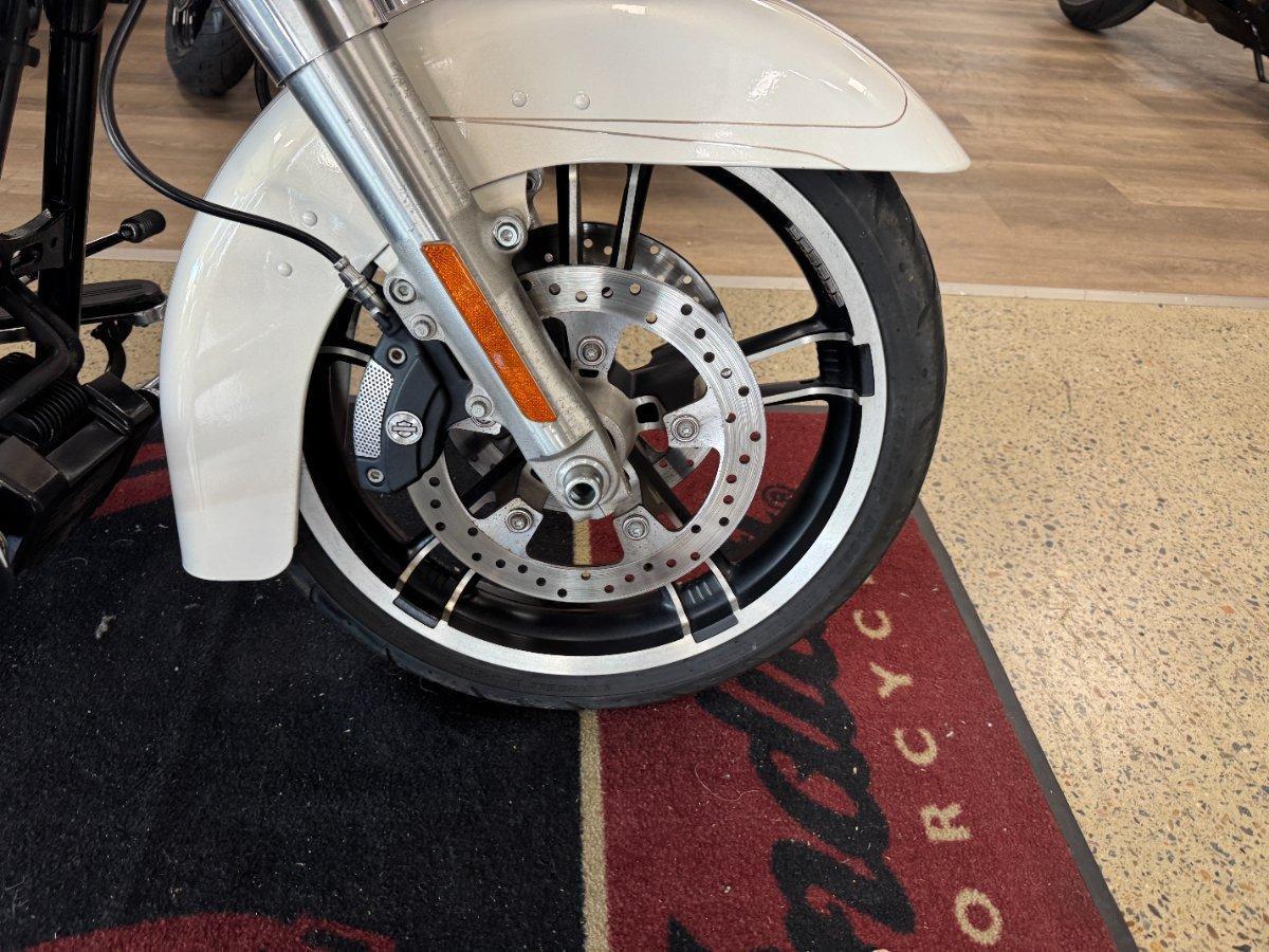 2015 HARLEY-DAVIDSON STREET GLIDE SPECIAL CRUISER