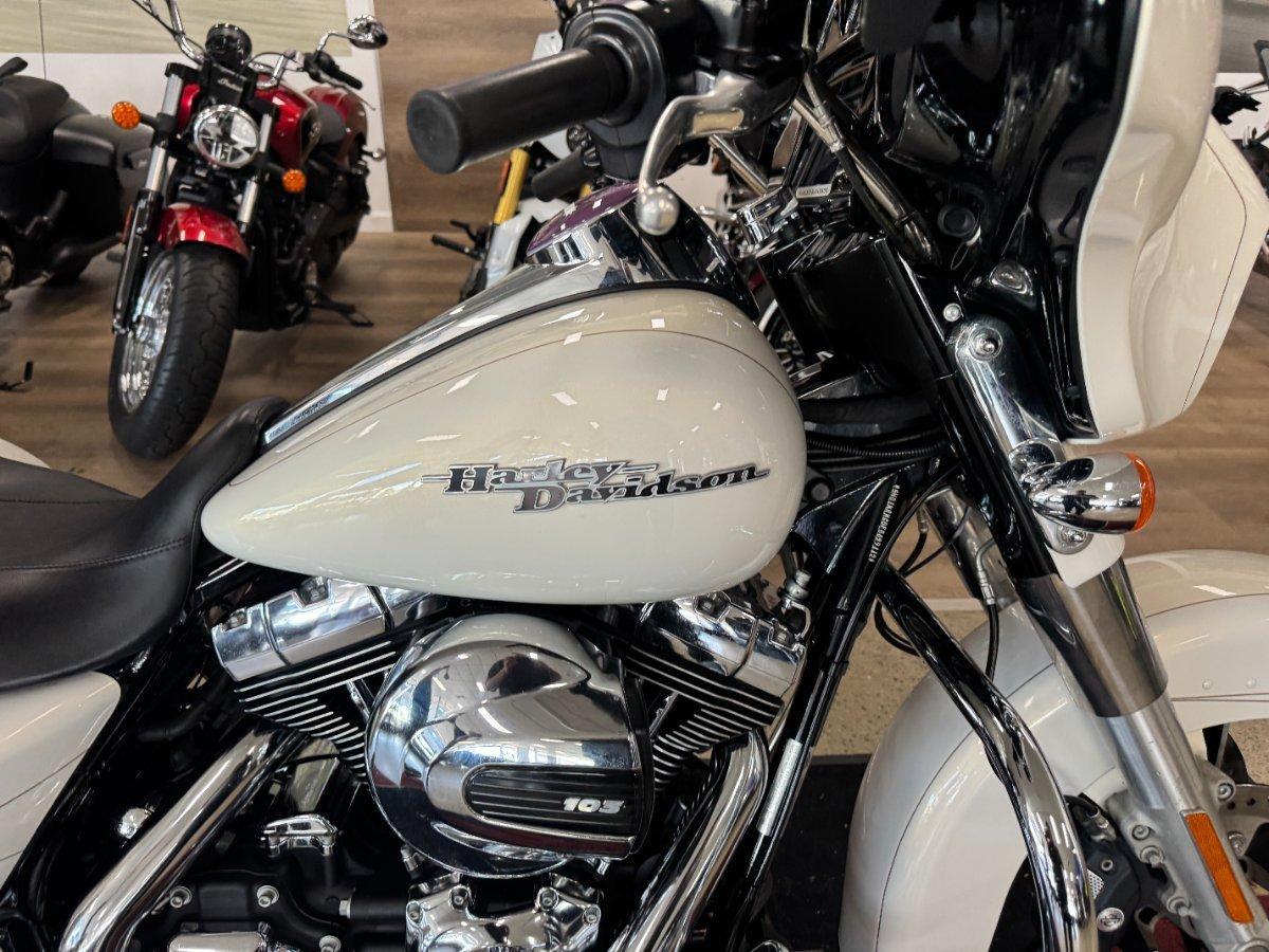 2015 HARLEY-DAVIDSON STREET GLIDE SPECIAL CRUISER