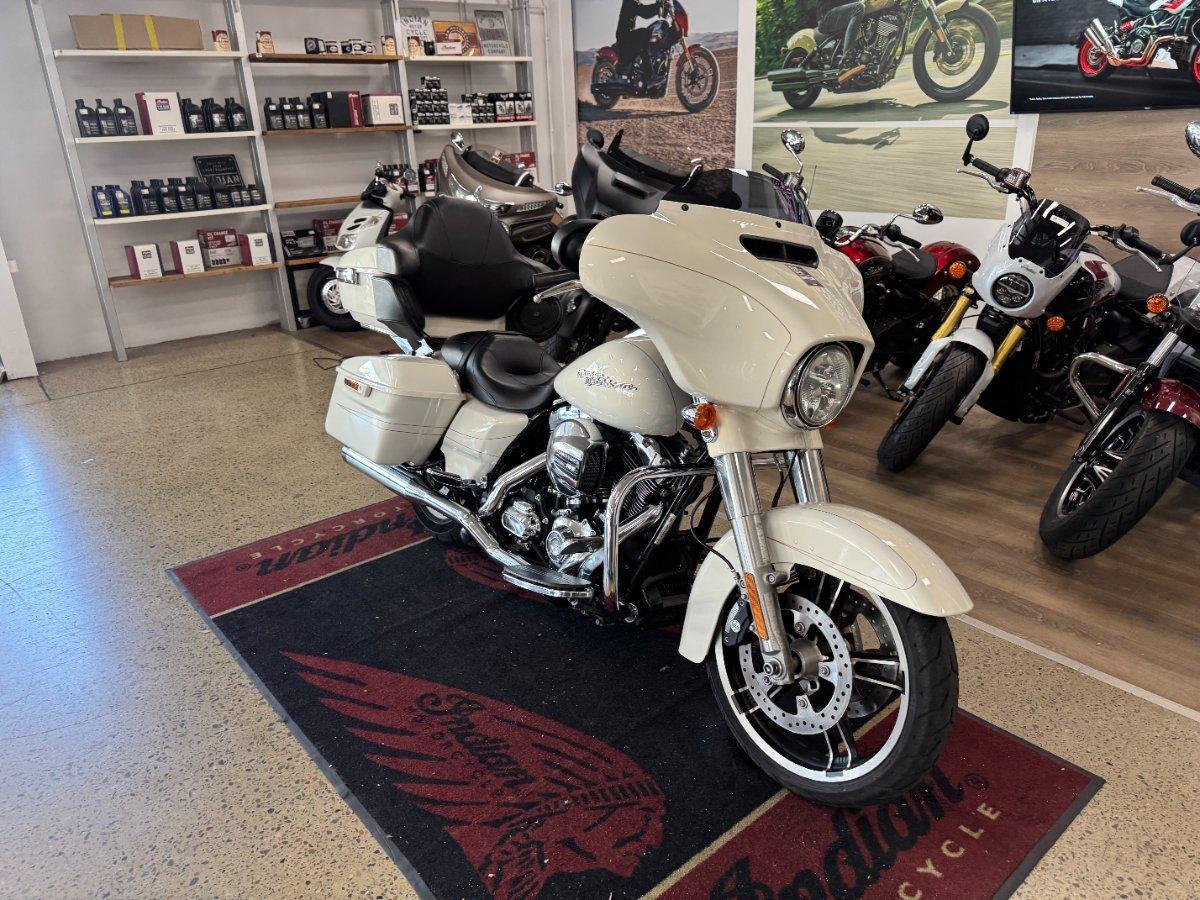 2015 HARLEY-DAVIDSON STREET GLIDE SPECIAL CRUISER