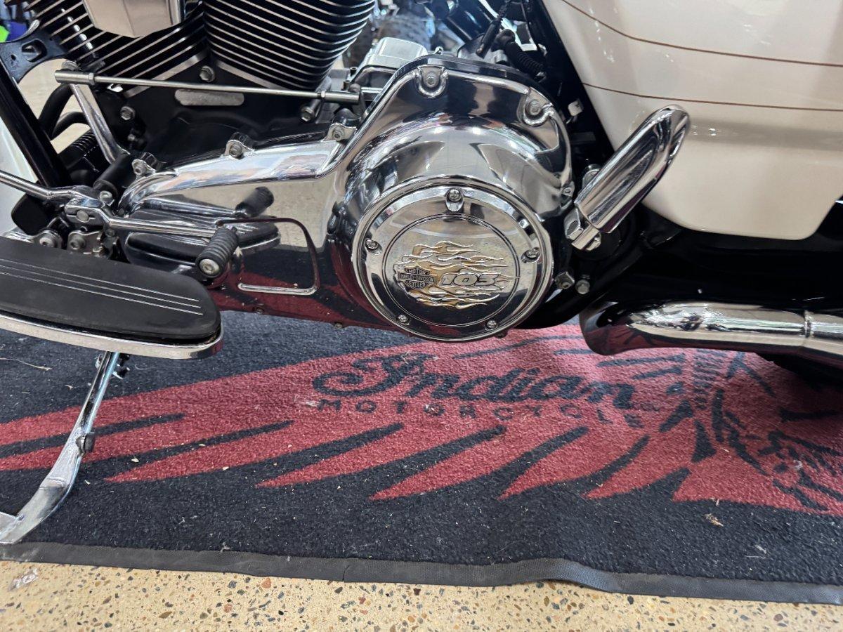 2015 HARLEY-DAVIDSON STREET GLIDE SPECIAL CRUISER