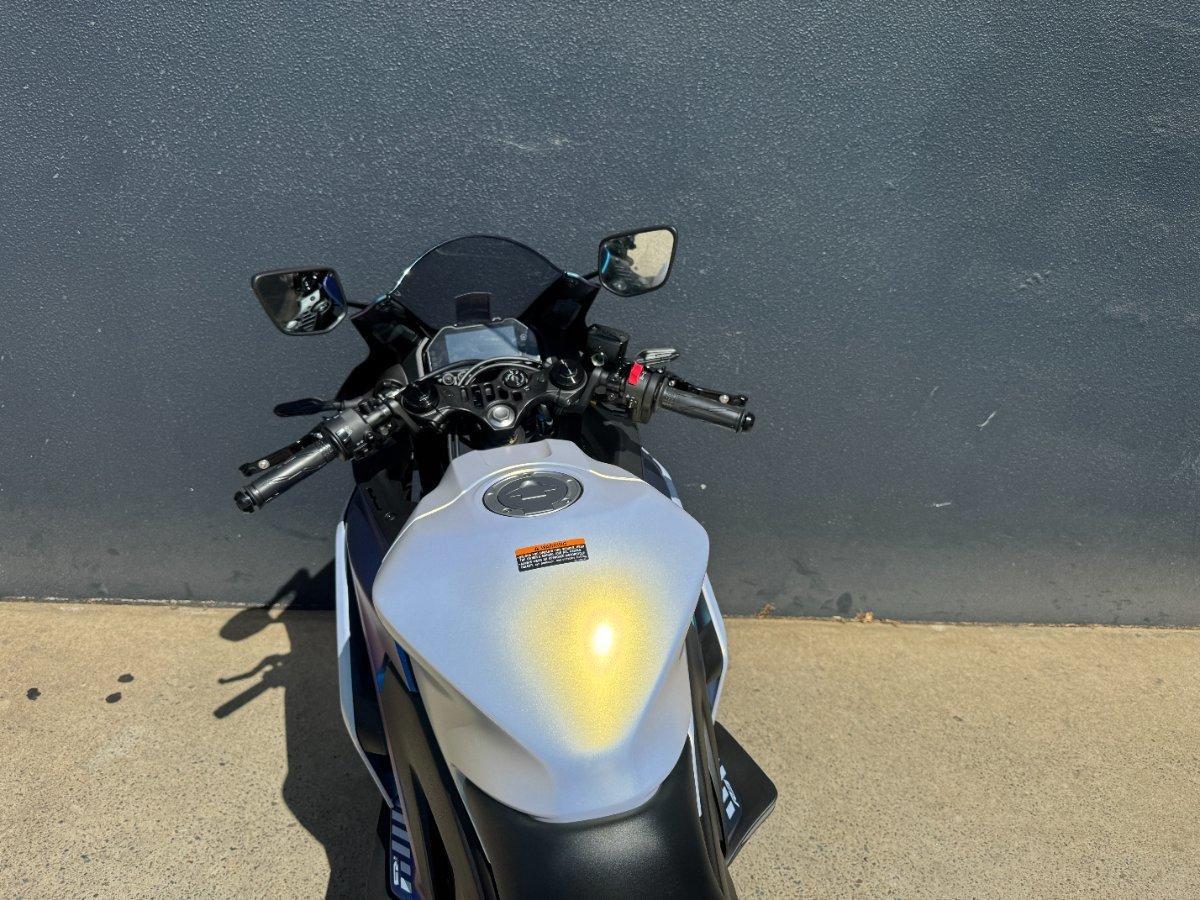 2025 YAMAHA YZF-R3 (YZF-R3A) SPORTS