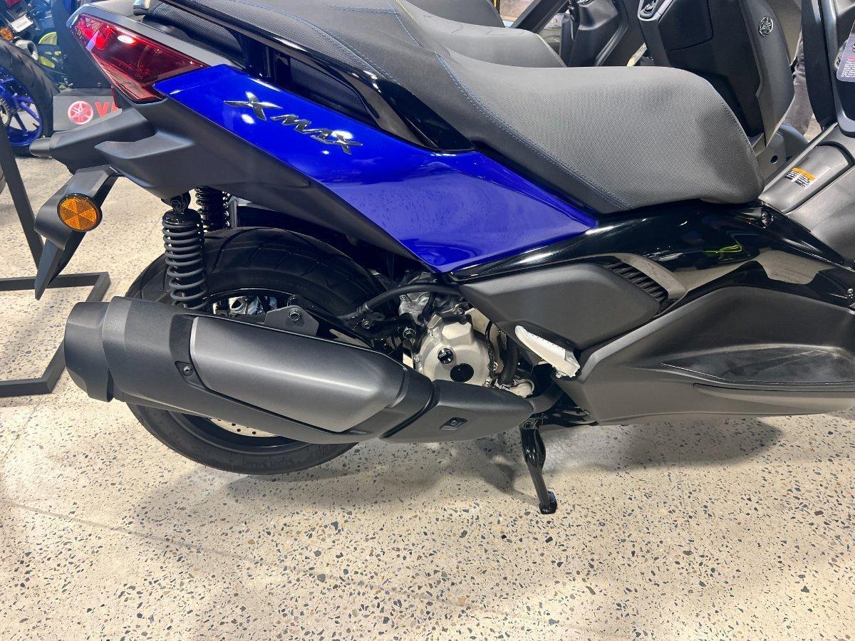 2025 YAMAHA XMAX 300 V2 (CZD300A2) SCOOTER