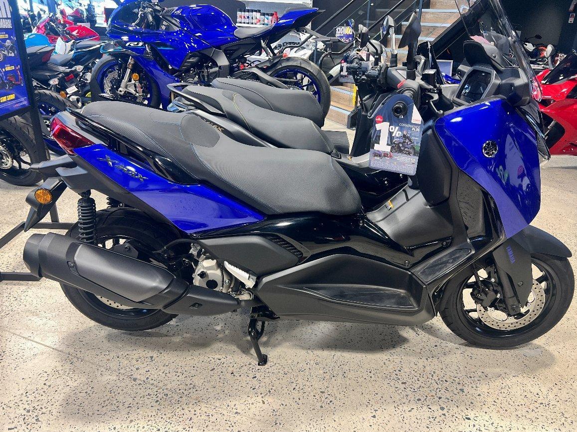 2025 YAMAHA XMAX 300 V2 (CZD300A2) SCOOTER