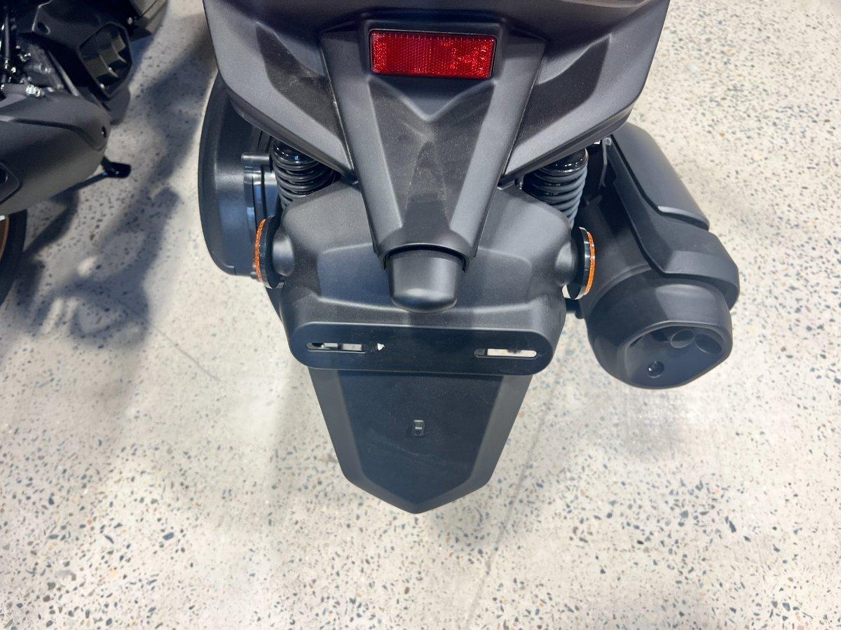 2025 YAMAHA XMAX 300 V2 (CZD300A2) SCOOTER