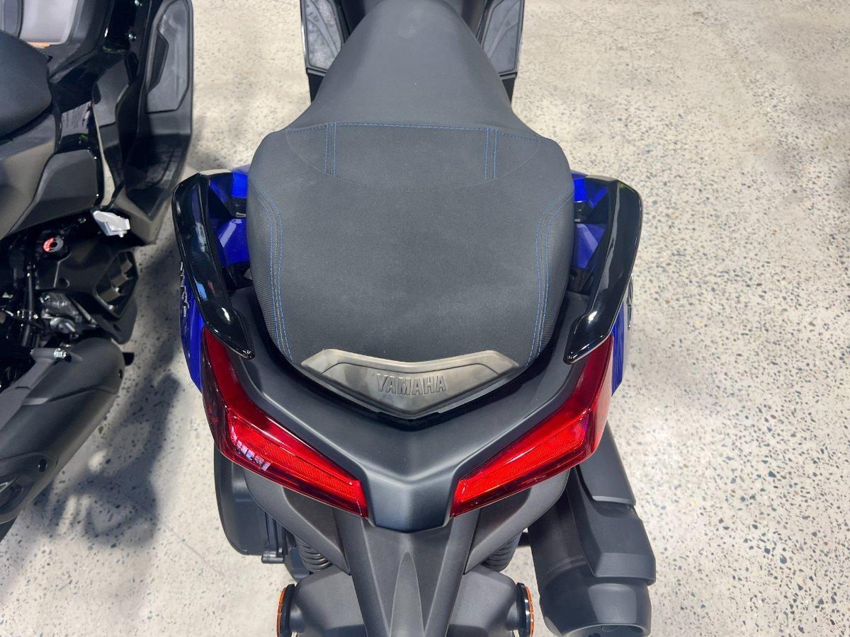 2025 YAMAHA XMAX 300 V2 (CZD300A2) SCOOTER