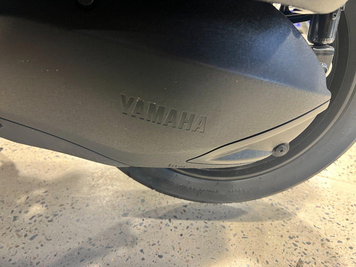 2025 YAMAHA XMAX 300 V2 (CZD300A2) SCOOTER