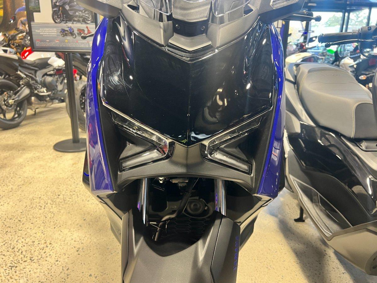 2025 YAMAHA XMAX 300 V2 (CZD300A2) SCOOTER