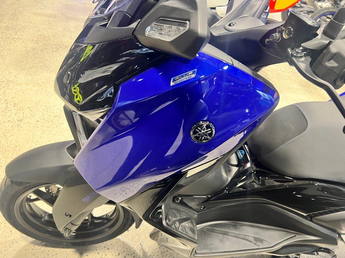 2025 YAMAHA XMAX 300 V2 (CZD300A2) SCOOTER