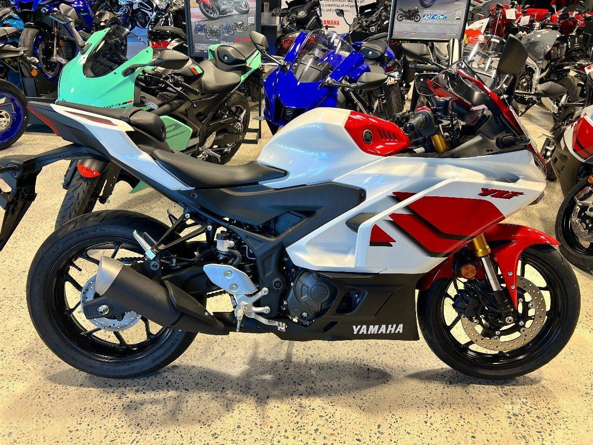 2026 YAMAHA YZF-R3 70TH ANNIVERSARY SPORTS