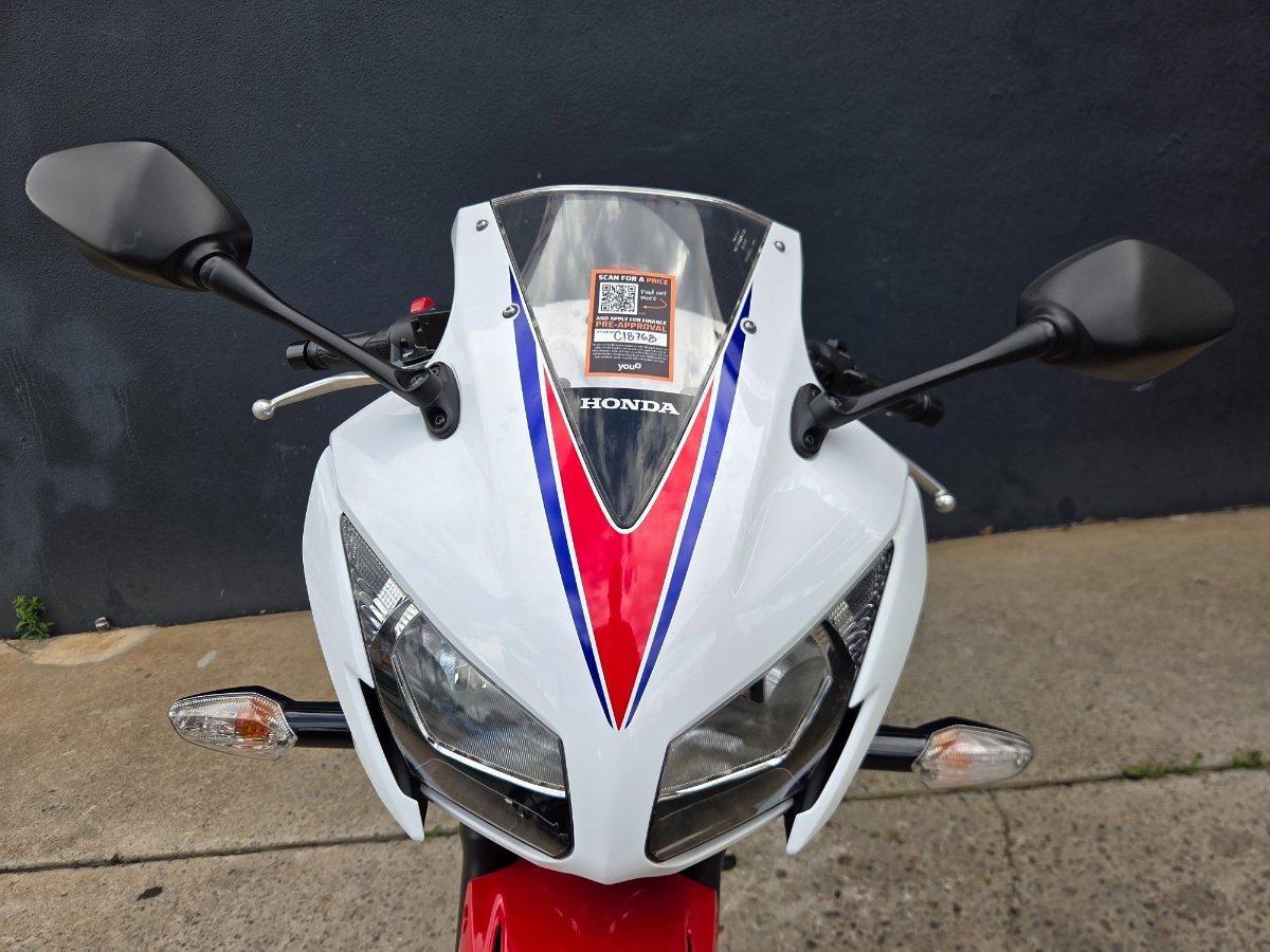 2014 HONDA CBR300R ROAD