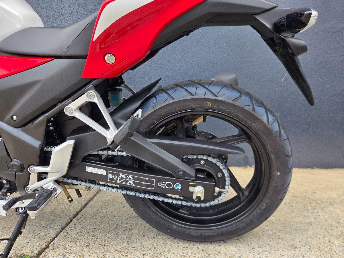 2014 HONDA CBR300R ROAD