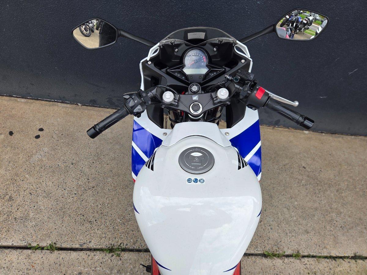 2014 HONDA CBR300R ROAD