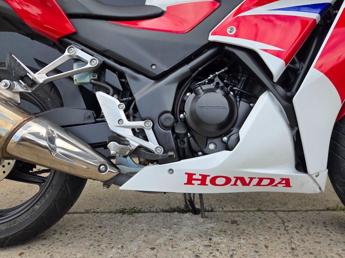 2014 HONDA CBR300R ROAD