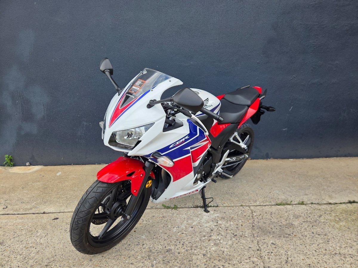2014 HONDA CBR300R ROAD