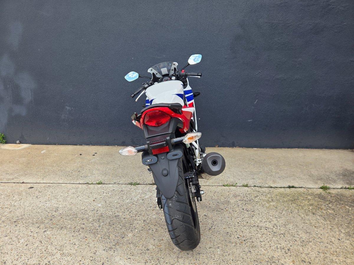 2014 HONDA CBR300R ROAD