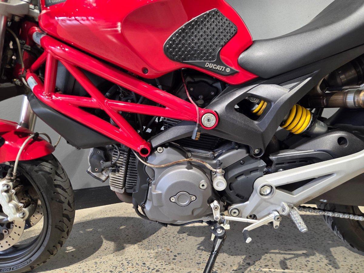 2009 DUCATI MONSTER 696+ ROAD