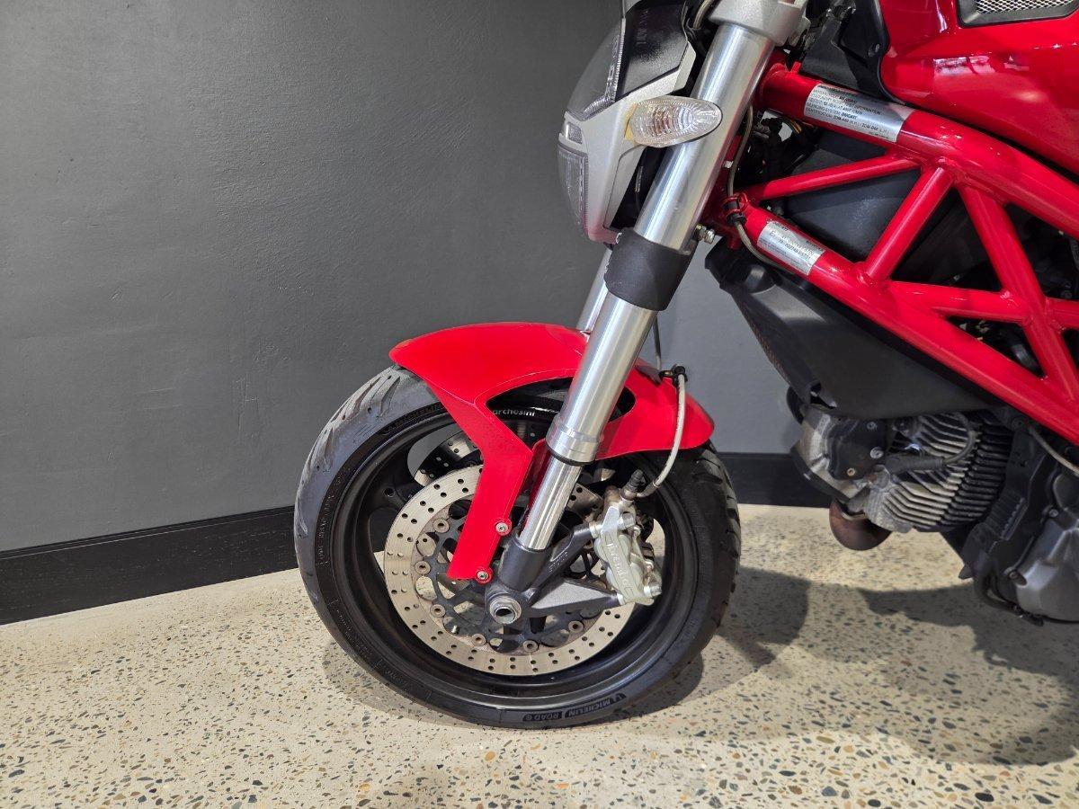 2009 DUCATI MONSTER 696+ ROAD