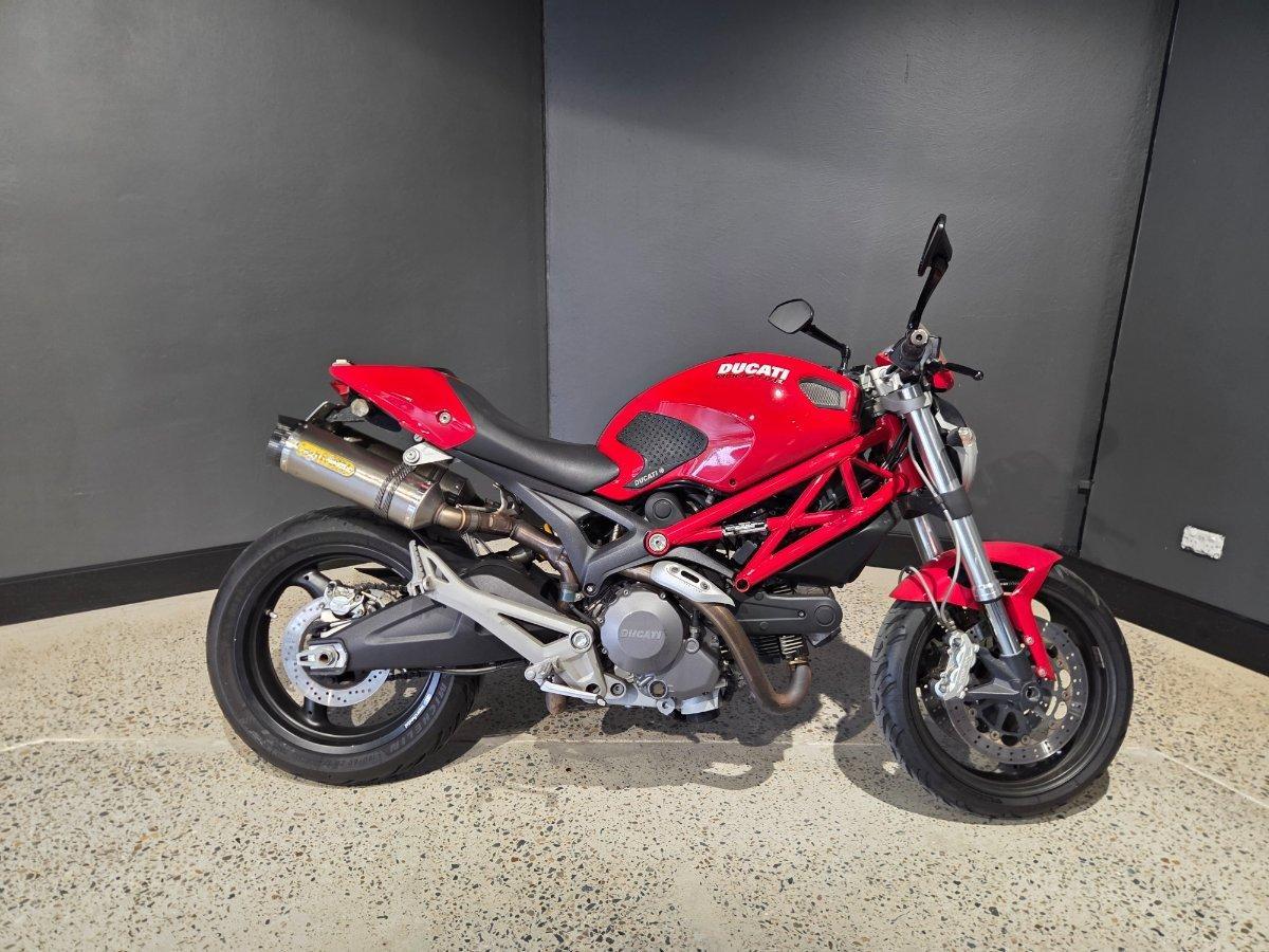 2009 DUCATI MONSTER 696+ ROAD