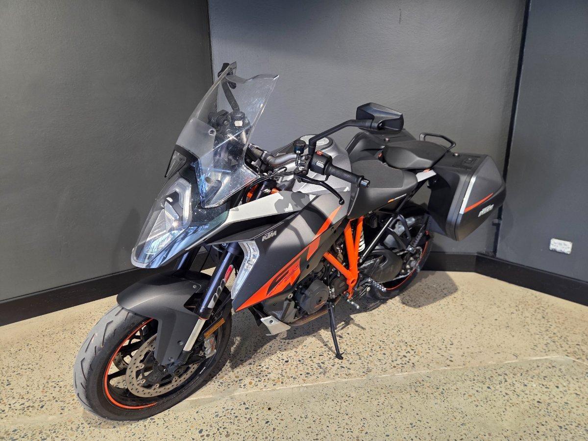 2016 KTM 1290 SUPER DUKE R SPORTS