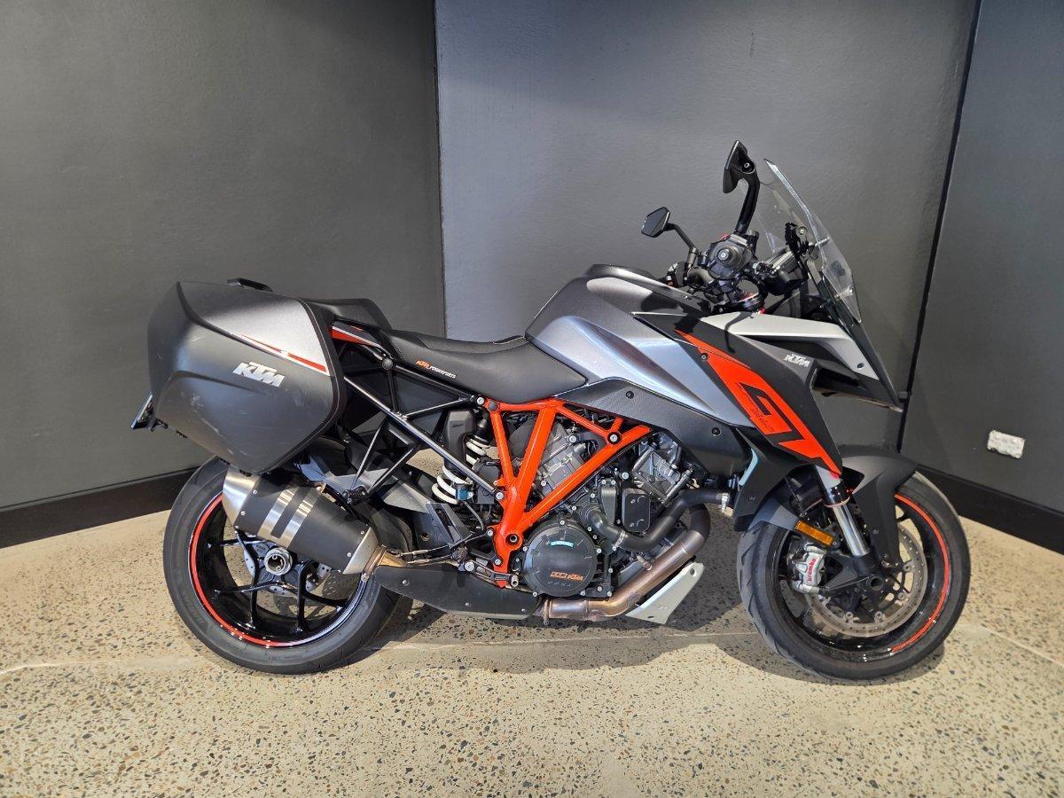 2016 KTM 1290 SUPER DUKE R SPORTS