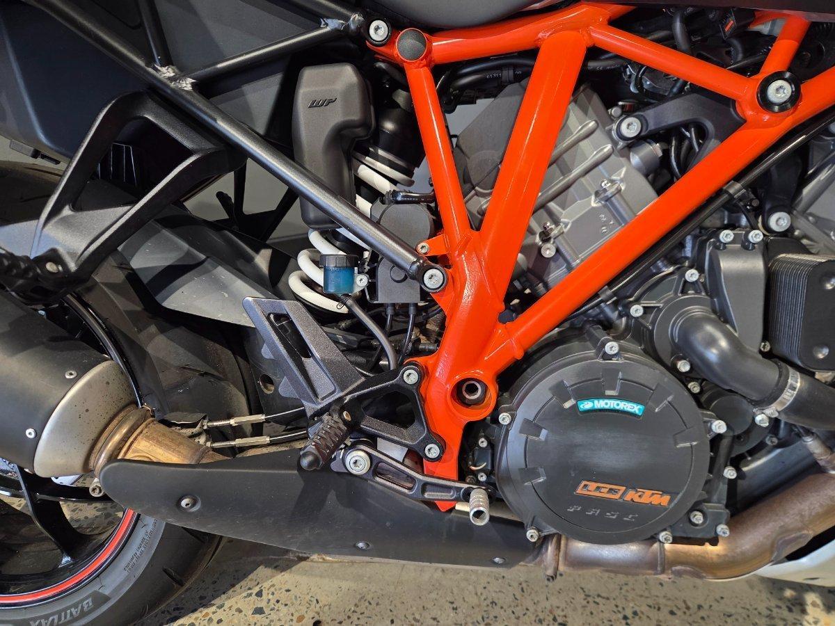 2016 KTM 1290 SUPER DUKE R SPORTS