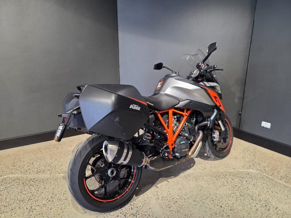 2016 KTM 1290 SUPER DUKE R SPORTS