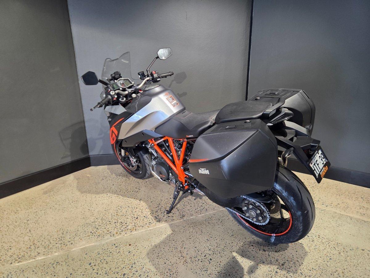 2016 KTM 1290 SUPER DUKE R SPORTS