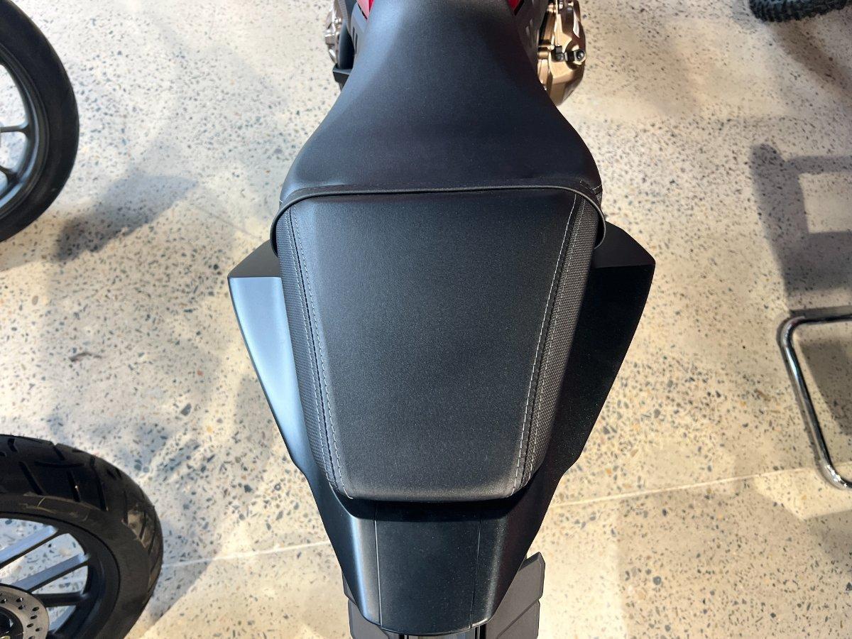 2025 HONDA CB650R SPORTS