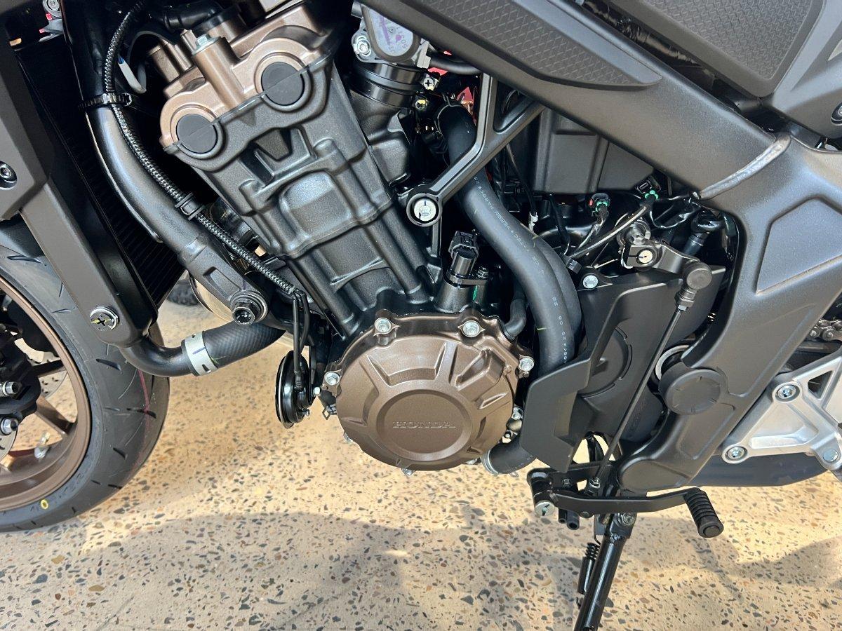 2025 HONDA CB650R SPORTS