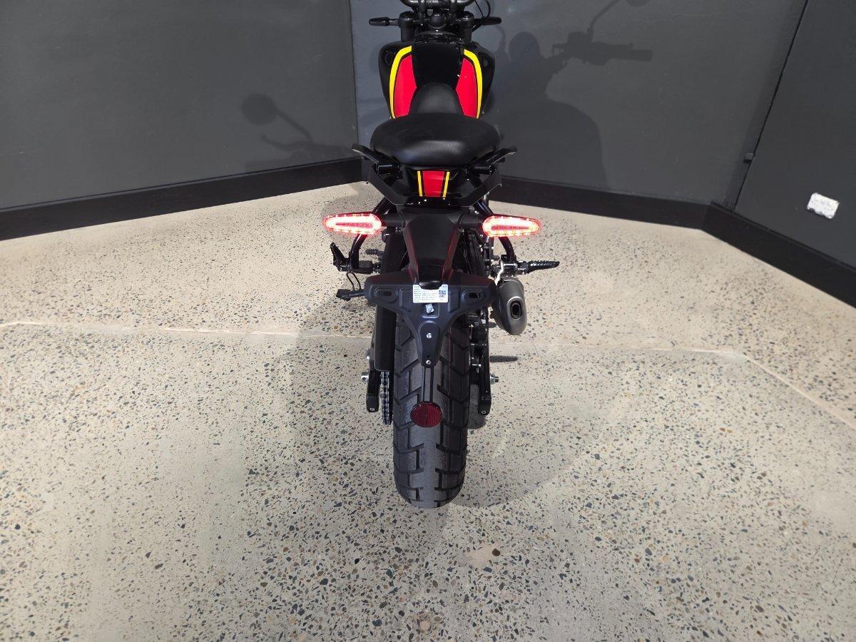 2025 ROYAL ENFIELD GUERILLA 450 ROAD