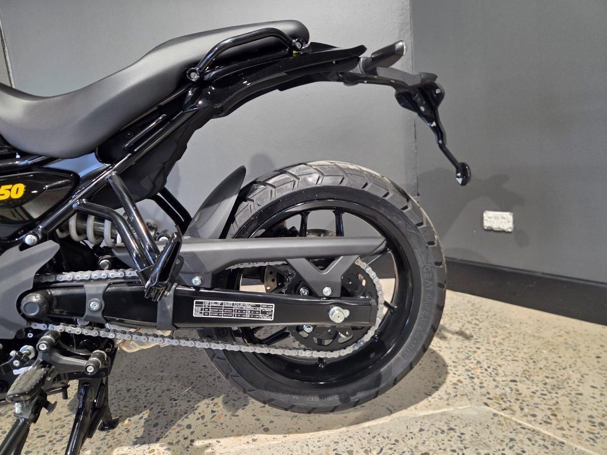 2025 ROYAL ENFIELD GUERILLA 450 ROAD