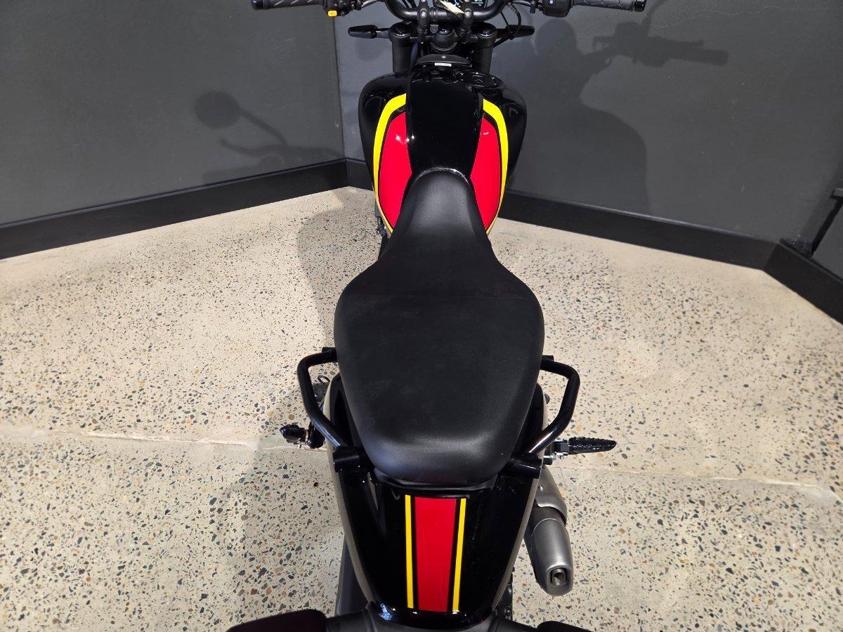 2025 ROYAL ENFIELD GUERILLA 450 ROAD