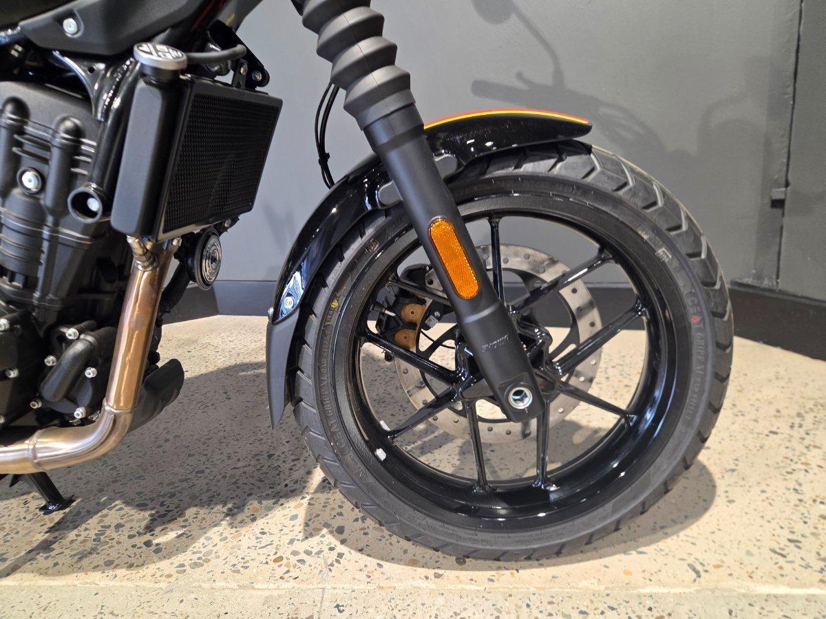 2025 ROYAL ENFIELD GUERILLA 450 ROAD