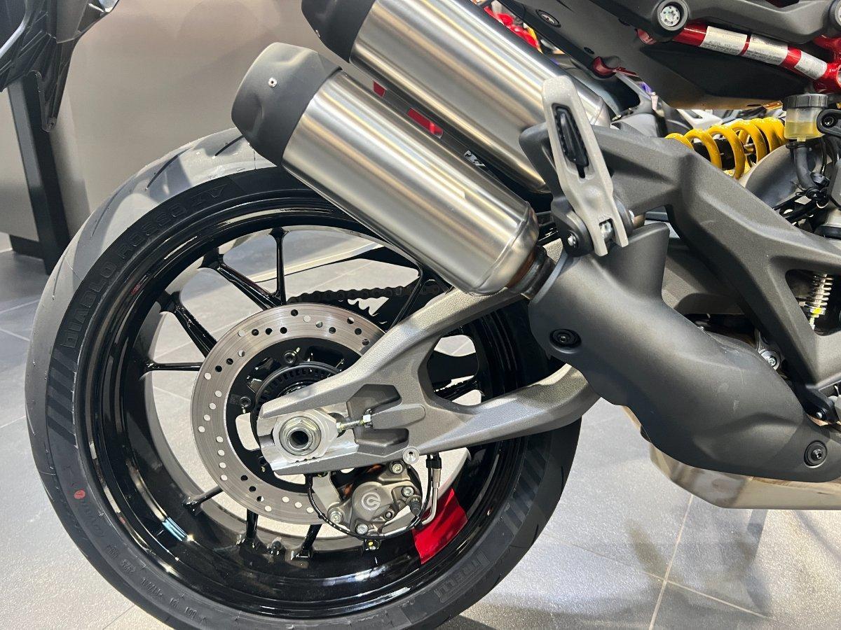 2026 DUCATI MONSTER + ROAD