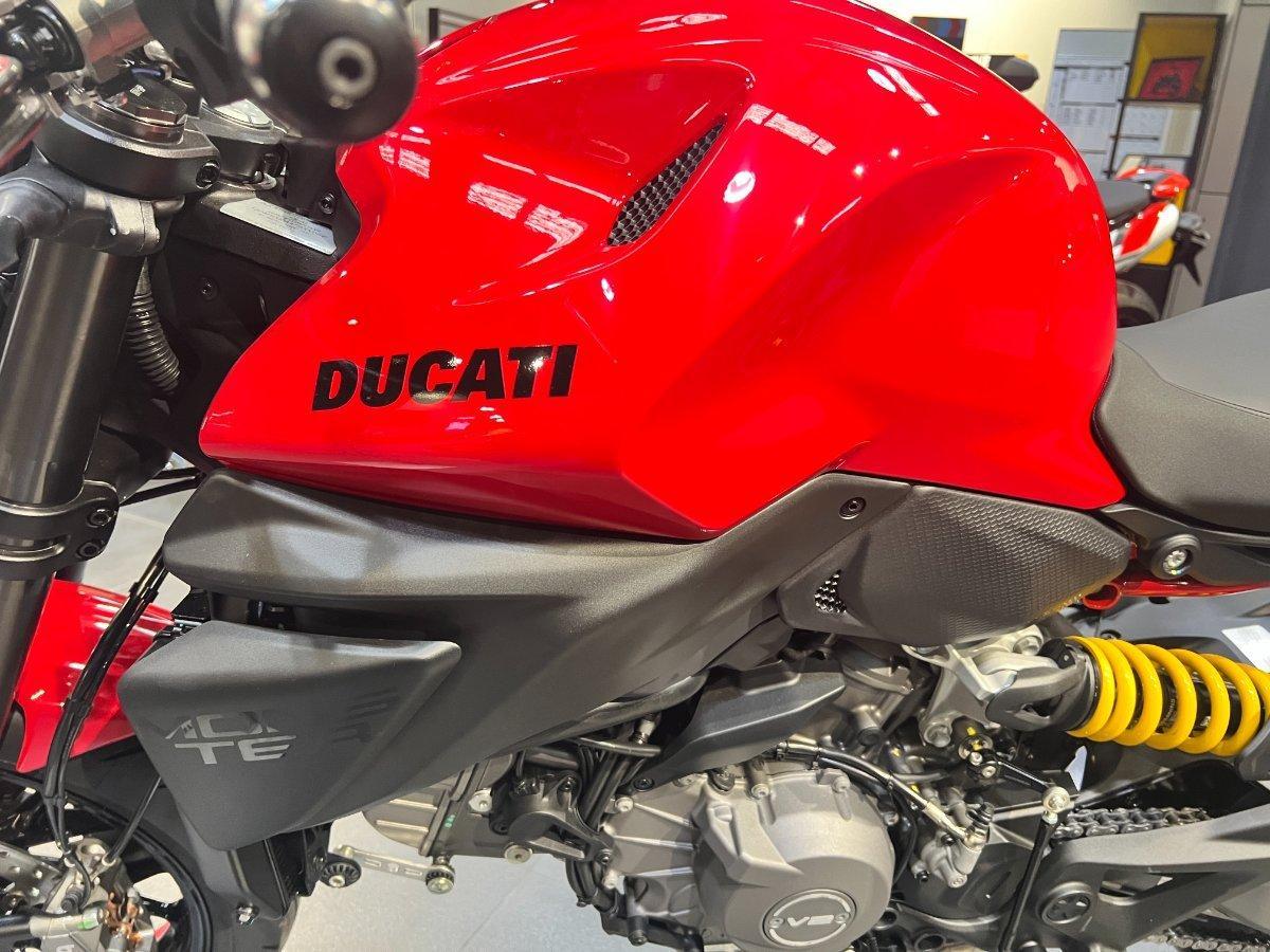 2026 DUCATI MONSTER + ROAD