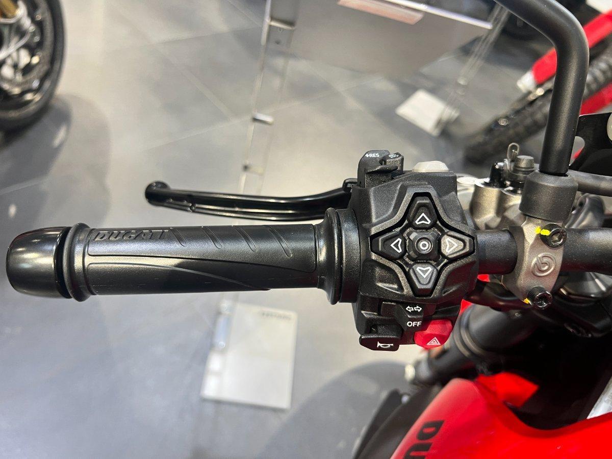 2026 DUCATI MONSTER + ROAD