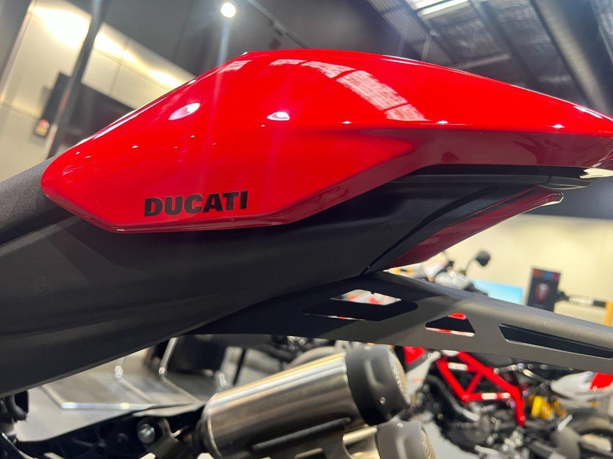 2026 DUCATI MONSTER + ROAD