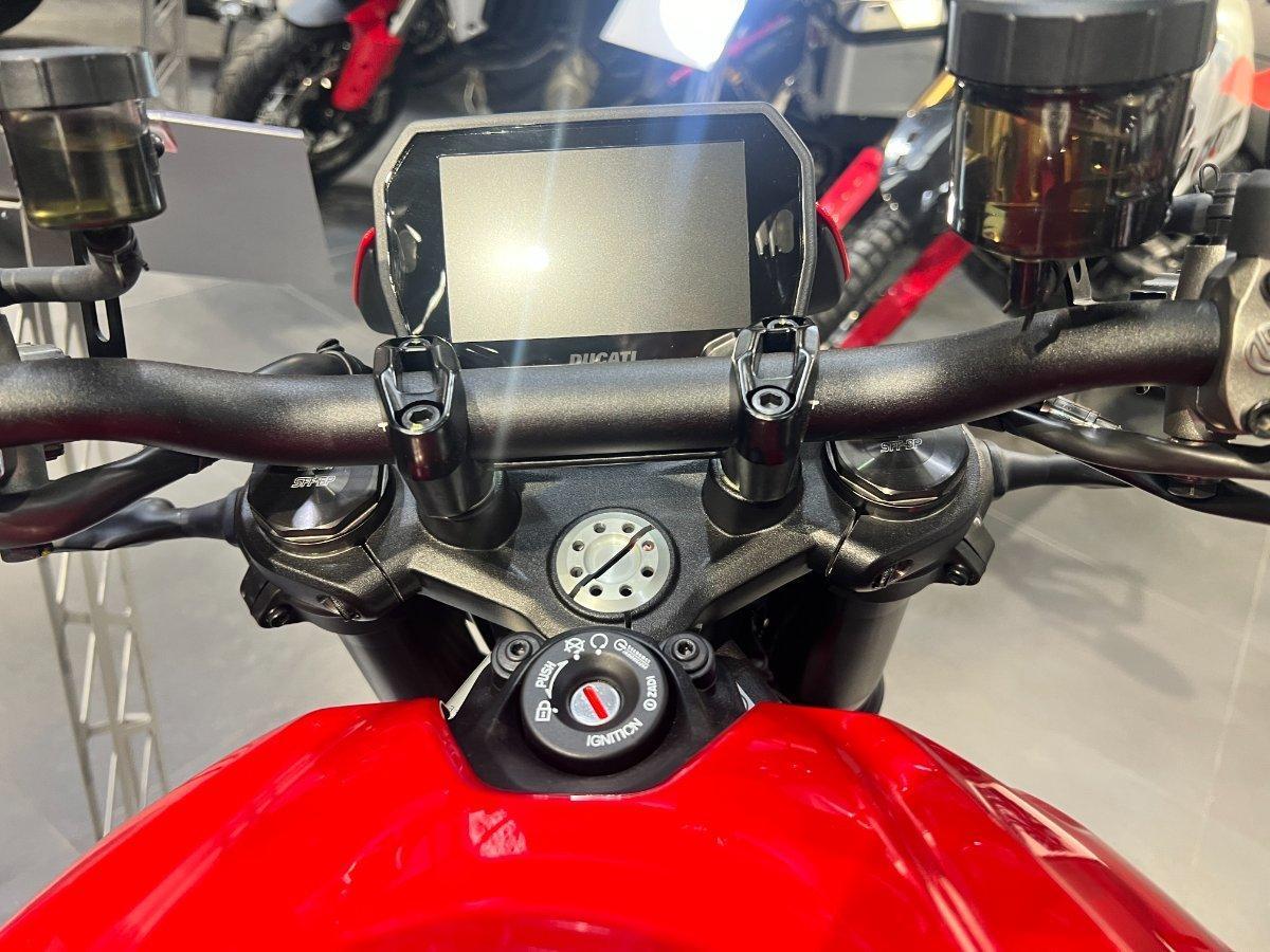 2026 DUCATI MONSTER + ROAD