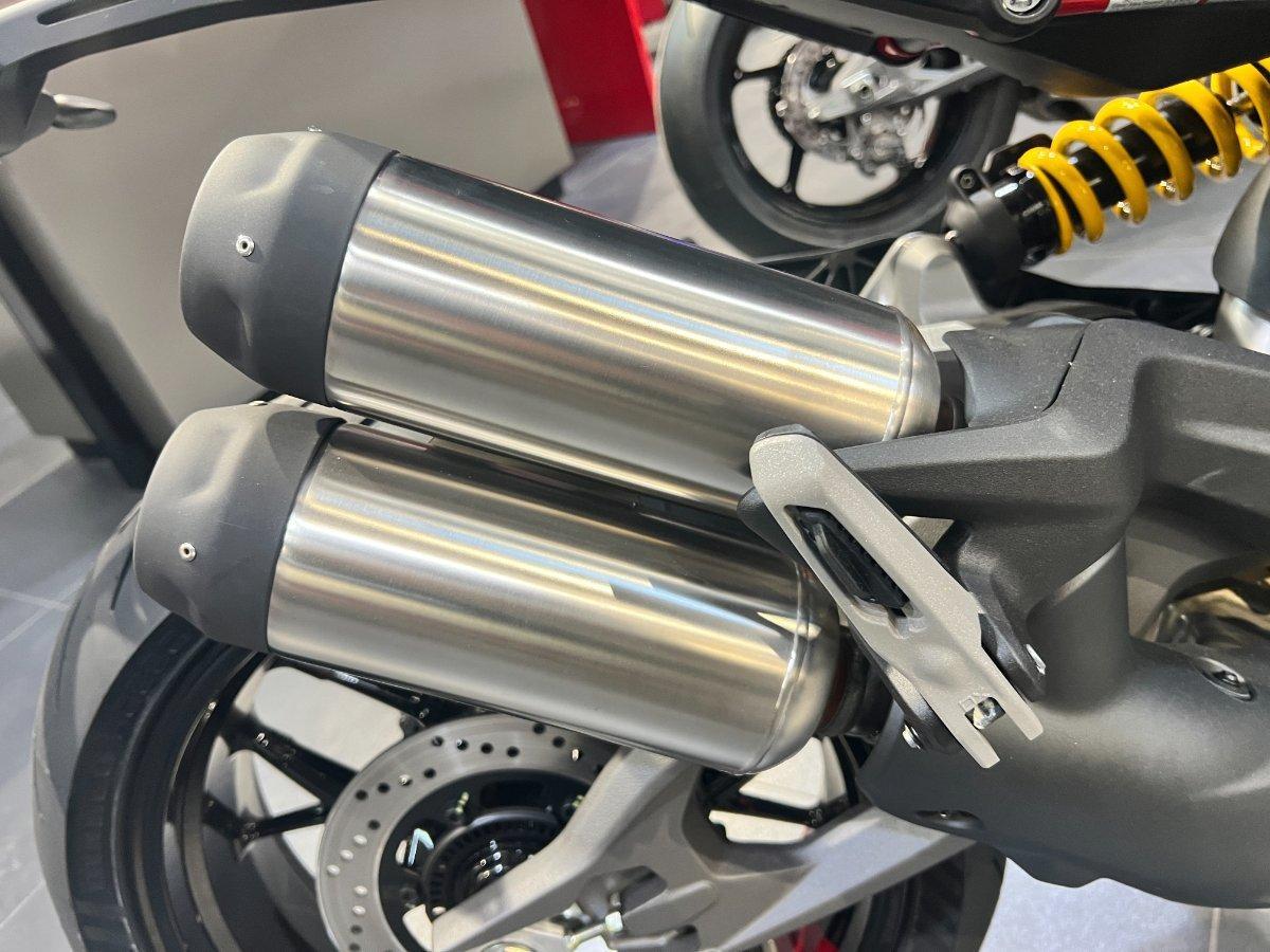 2026 DUCATI MONSTER + ROAD