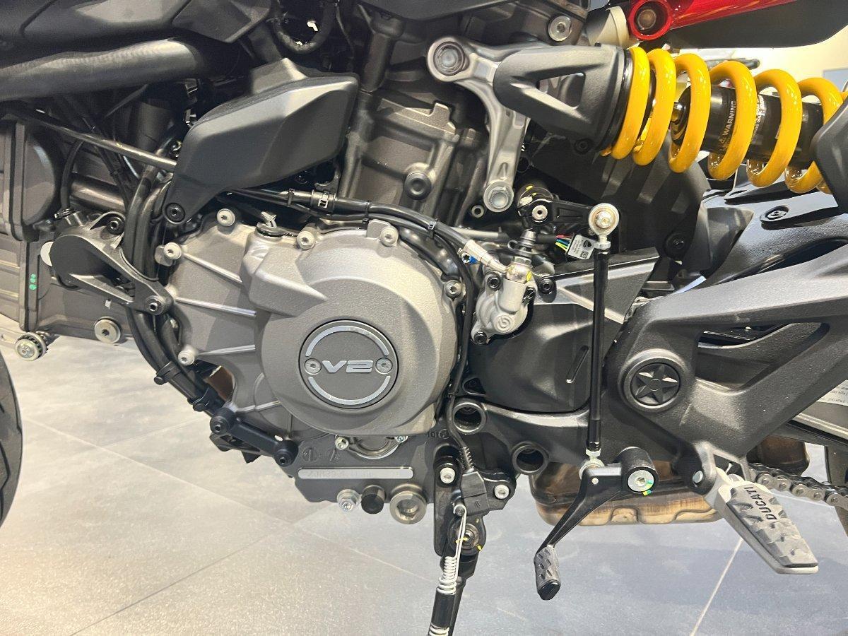 2026 DUCATI MONSTER + ROAD