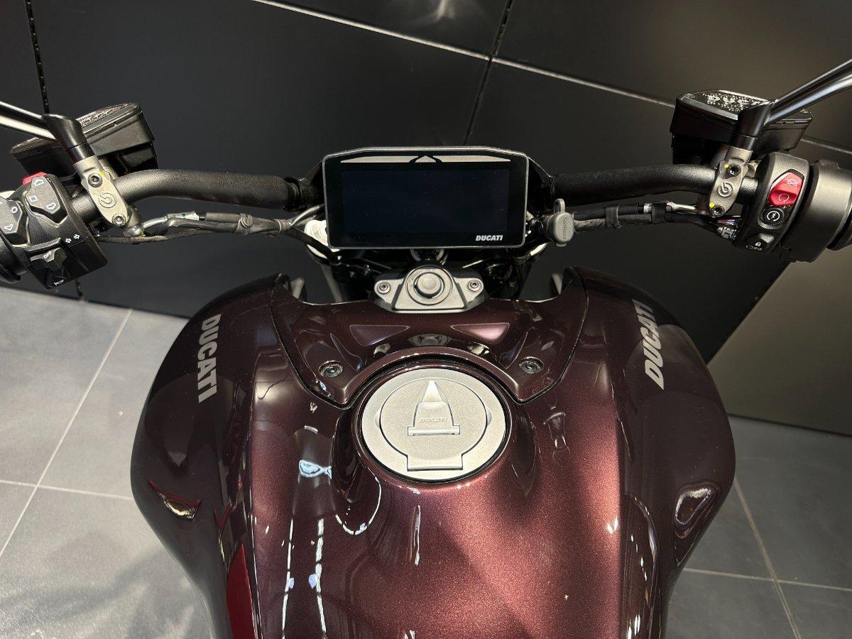 2026 DUCATI XDIAVEL V4 CRUISER