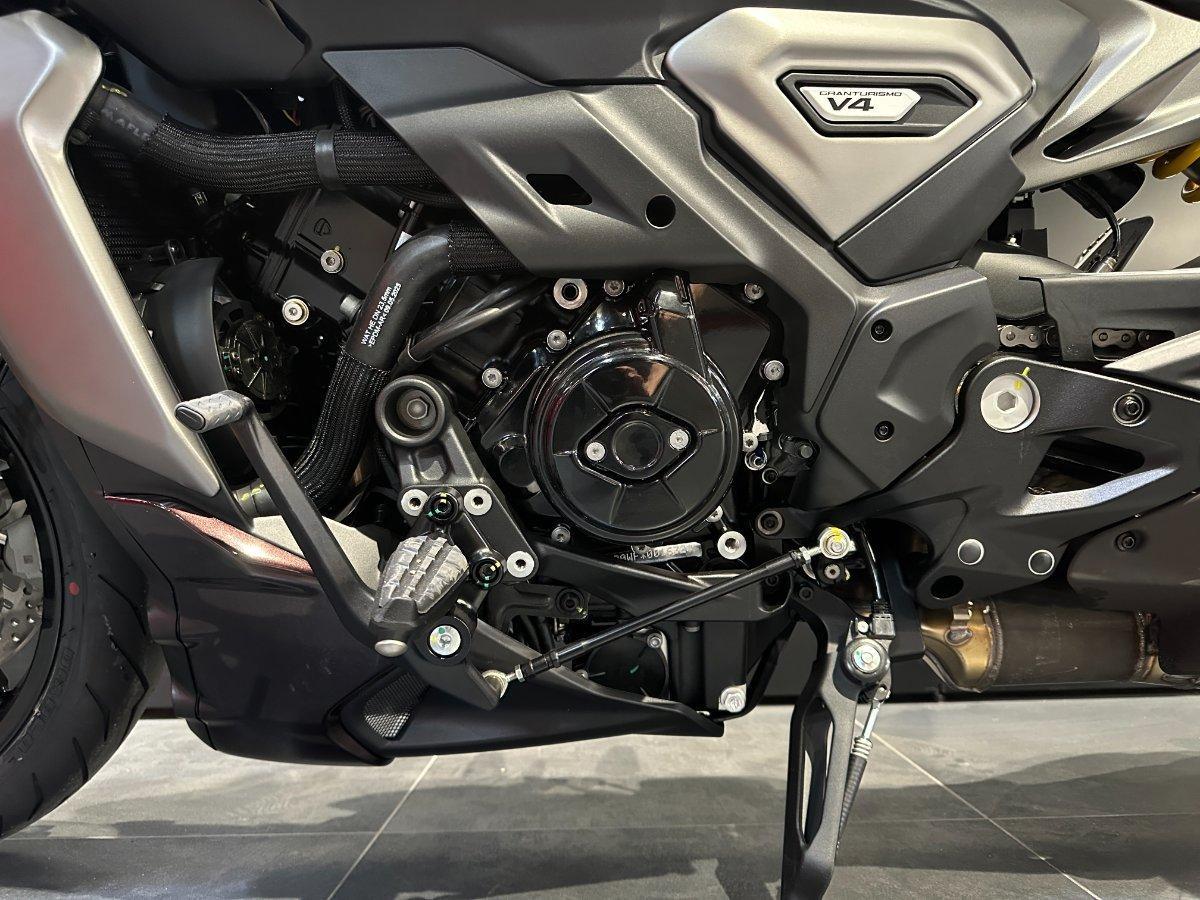 2026 DUCATI XDIAVEL V4 CRUISER