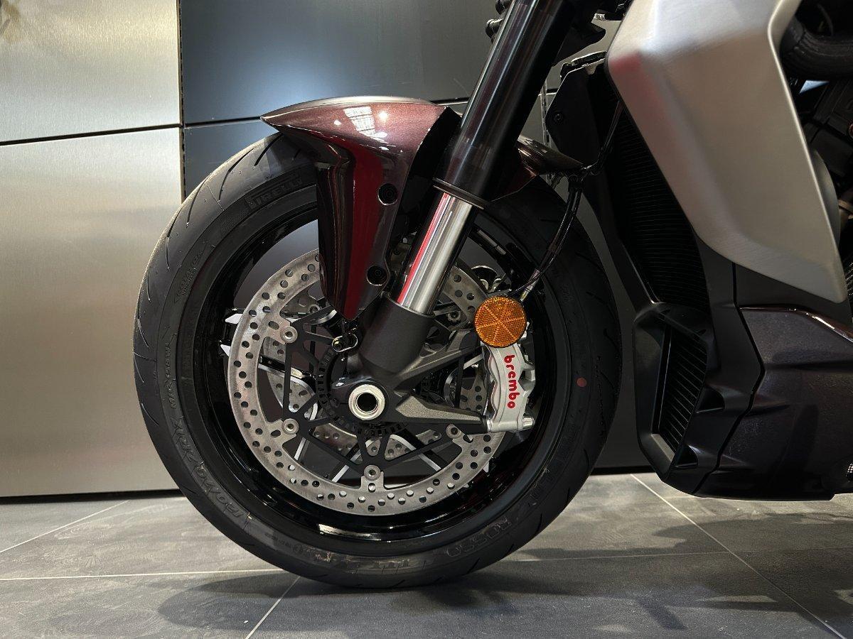 2026 DUCATI XDIAVEL V4 CRUISER