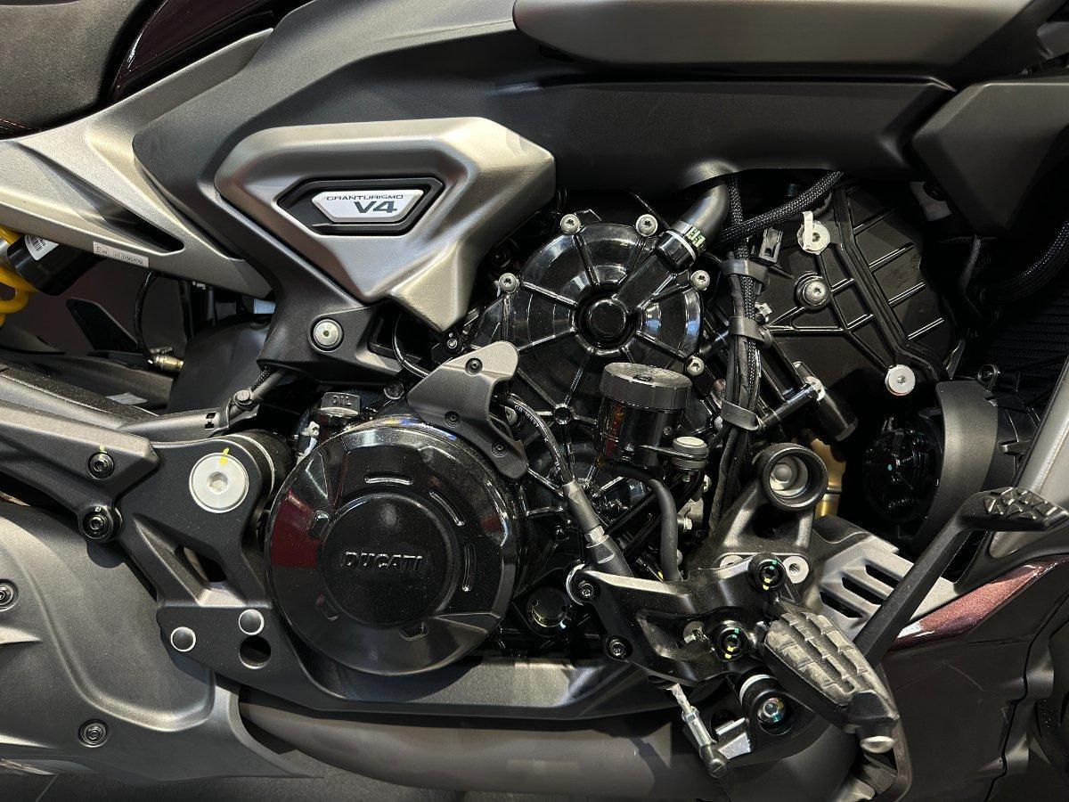 2026 DUCATI XDIAVEL V4 CRUISER
