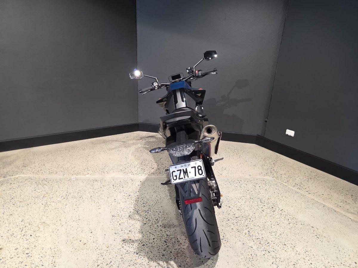 2024 KTM 890 DUKE R ROAD